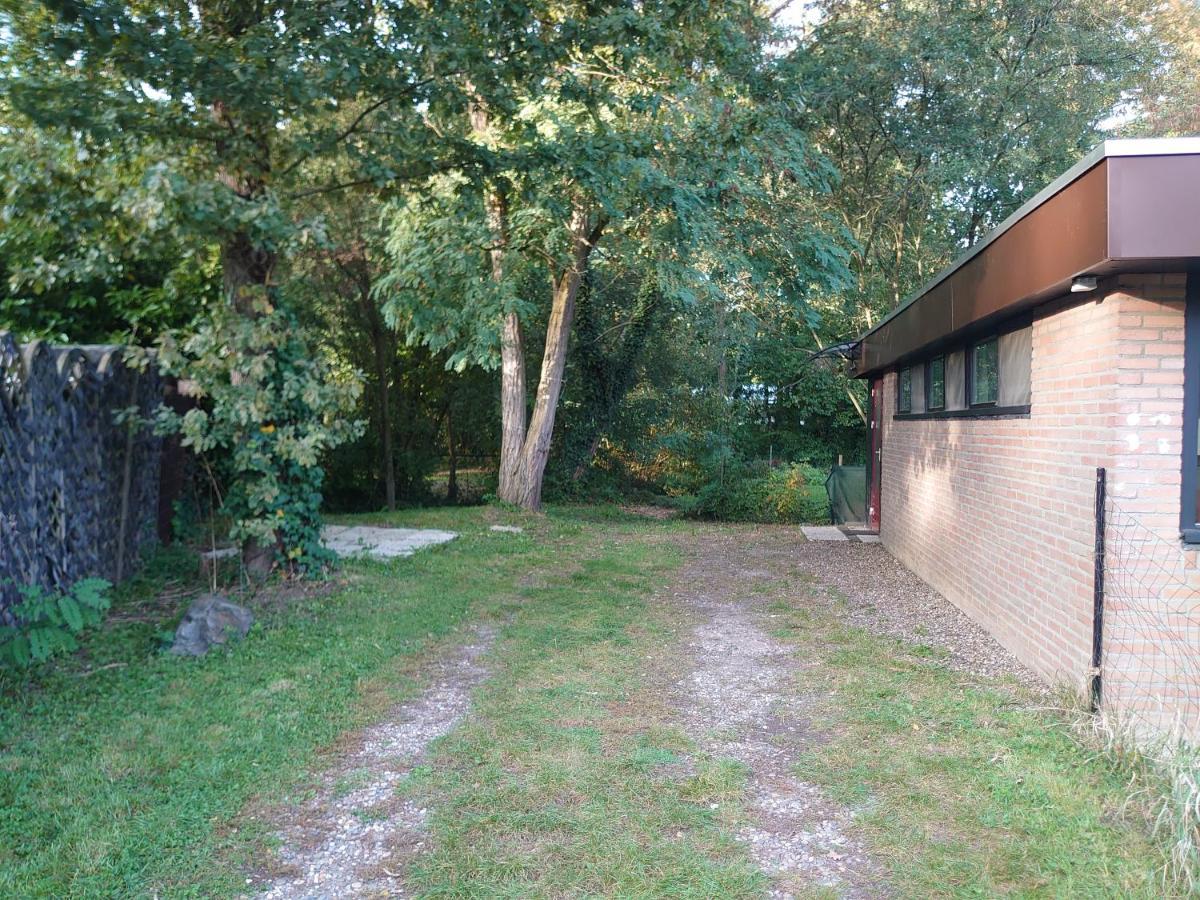 Zonnige Vrijstaande Bungalow In Prachtige Omgeving! Rekem Dış mekan fotoğraf